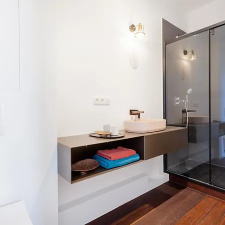 Rodelijv Готель